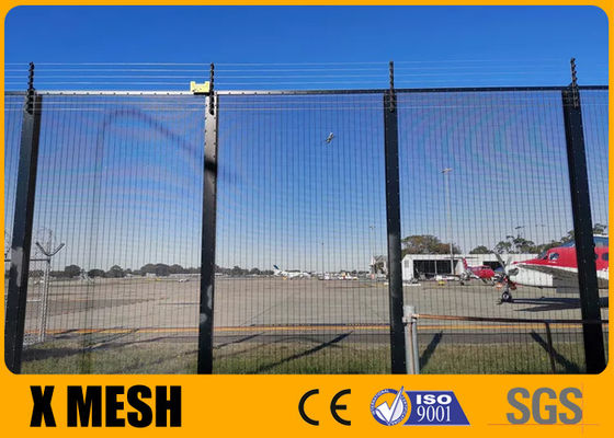 Antiaufstieg Mesh Fence Black Color Powder der 2.0m Höhen-Posten-Größen-80mm beschichtete für Flughafen