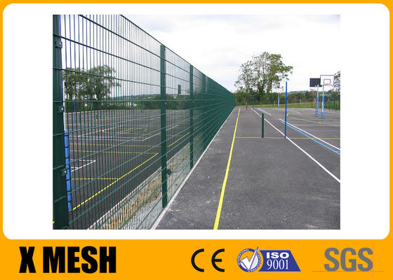 630×2500mm Standard doppelter Draht geschweißter Mesh Fence Square Hole Galvanized