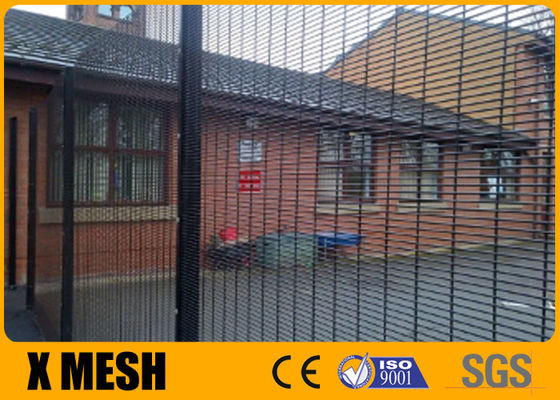 Pulver 76.2x12.7 Millimeter 3D beschichtete Antiaufstieg 358 Mesh Fencing For Railway Station